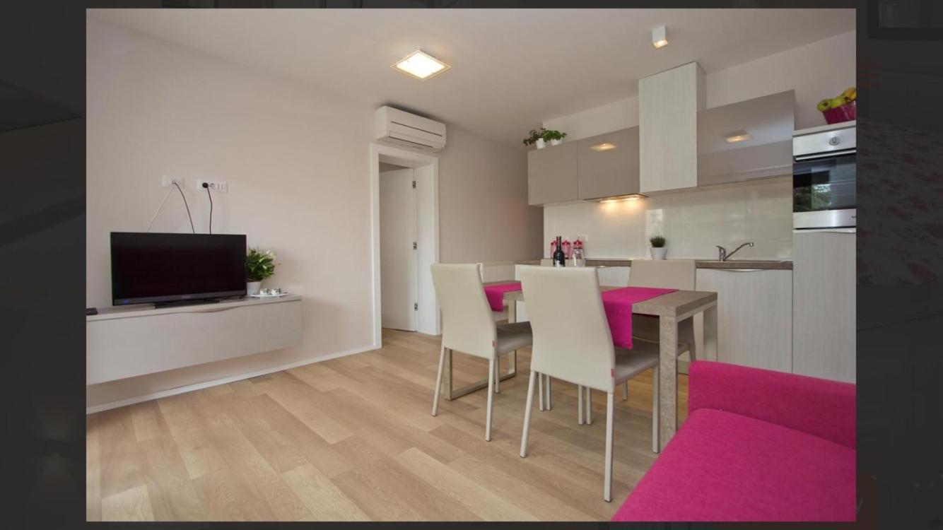 Adria Apartments Пореч Экстерьер фото